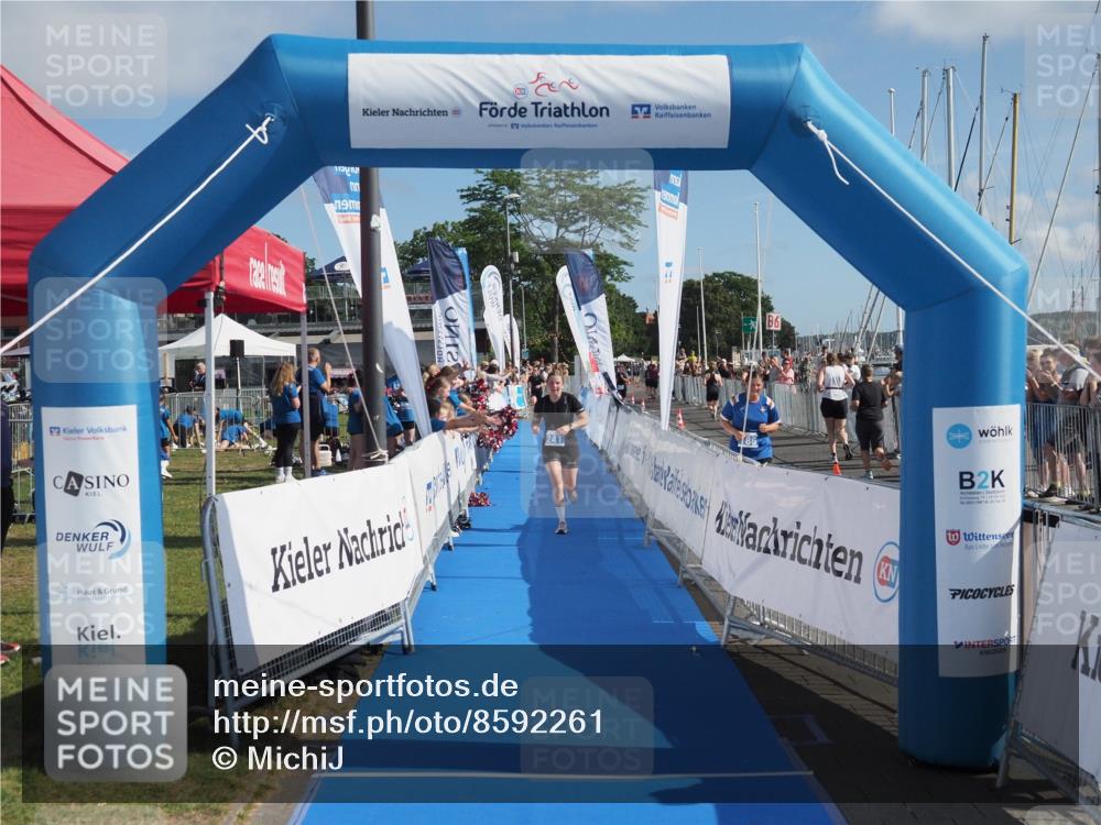 17.08.2025 - KN Förde Triathlon 2025 MichiJ http://msf.ph/oto/8592261 17.08.2025 10:35:07 Laufen 241 meine-sportfotos.de
