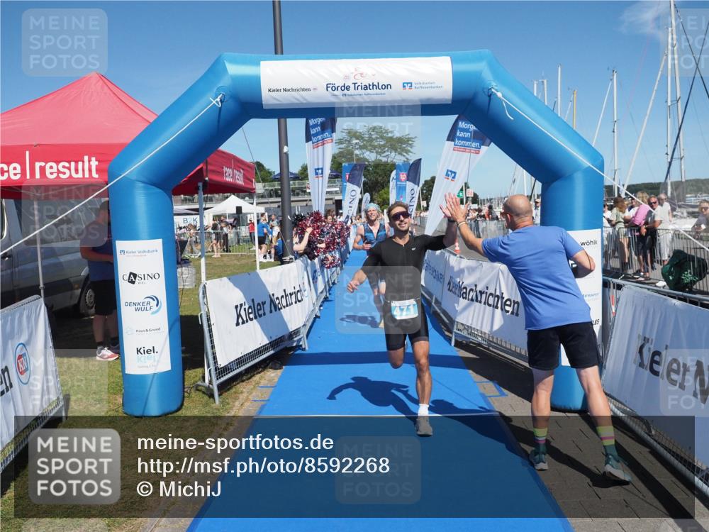 17.08.2025 - KN Förde Triathlon 2025 MichiJ http://msf.ph/oto/8592268 17.08.2025 13:52:18 Laufen 471, 501 meine-sportfotos.de