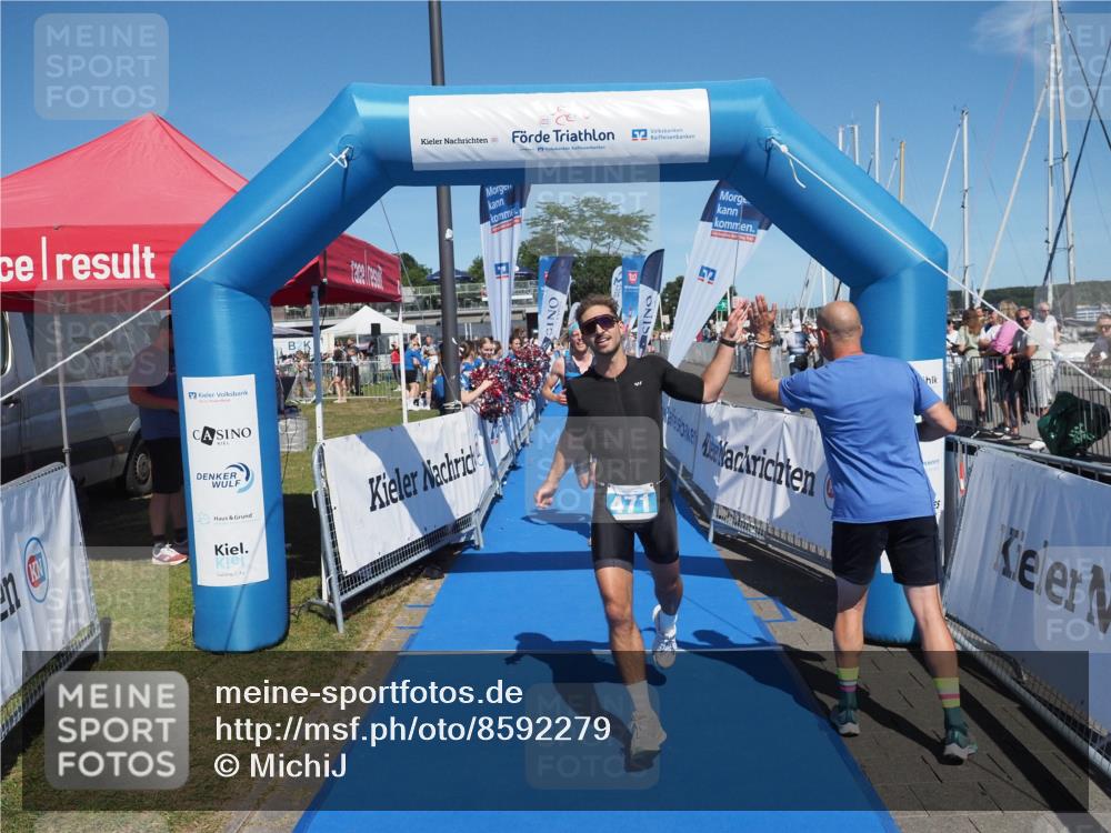17.08.2025 - KN Förde Triathlon 2025 MichiJ http://msf.ph/oto/8592279 17.08.2025 13:52:18 Laufen 471, 501 meine-sportfotos.de