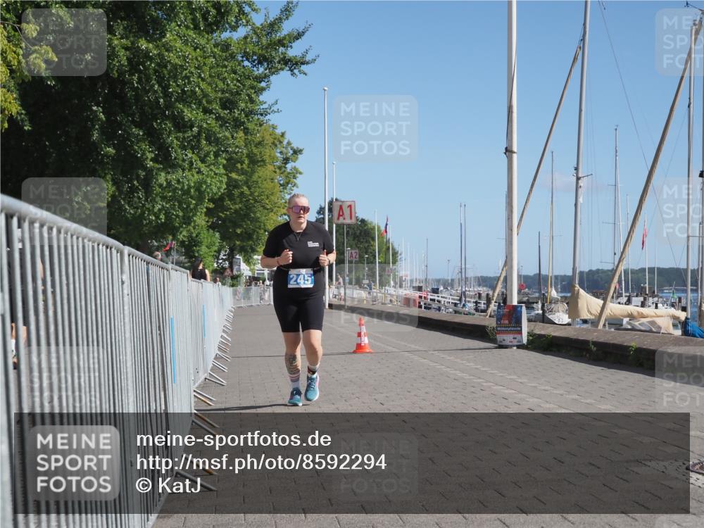 17.08.2025 - KN Förde Triathlon 2025 KatJ http://msf.ph/oto/8592294 17.08.2025 10:59:04 Laufen 245 meine-sportfotos.de