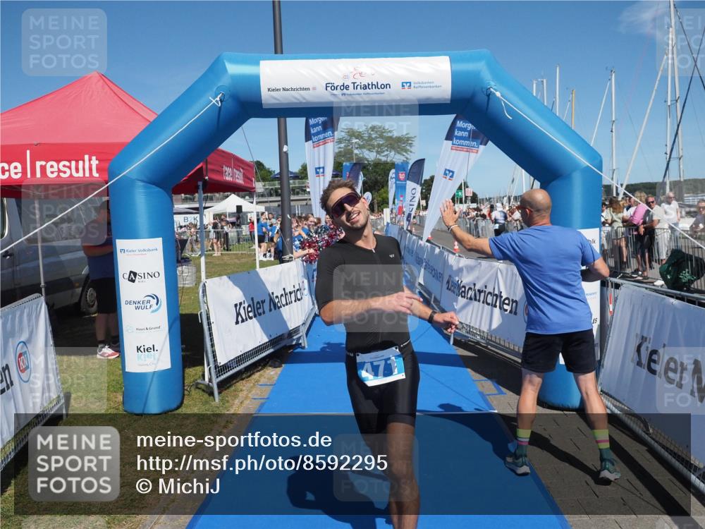 17.08.2025 - KN Förde Triathlon 2025 MichiJ http://msf.ph/oto/8592295 17.08.2025 13:52:18 Laufen 471, 501 meine-sportfotos.de