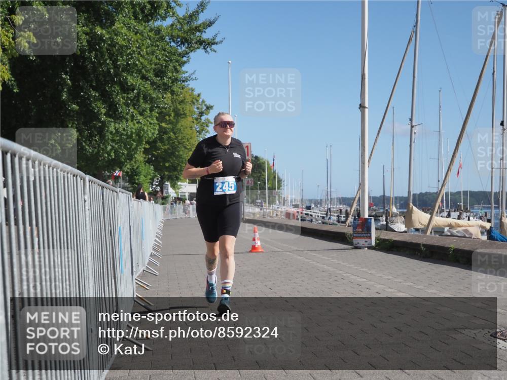 17.08.2025 - KN Förde Triathlon 2025 KatJ http://msf.ph/oto/8592324 17.08.2025 10:59:05 Laufen 245 meine-sportfotos.de