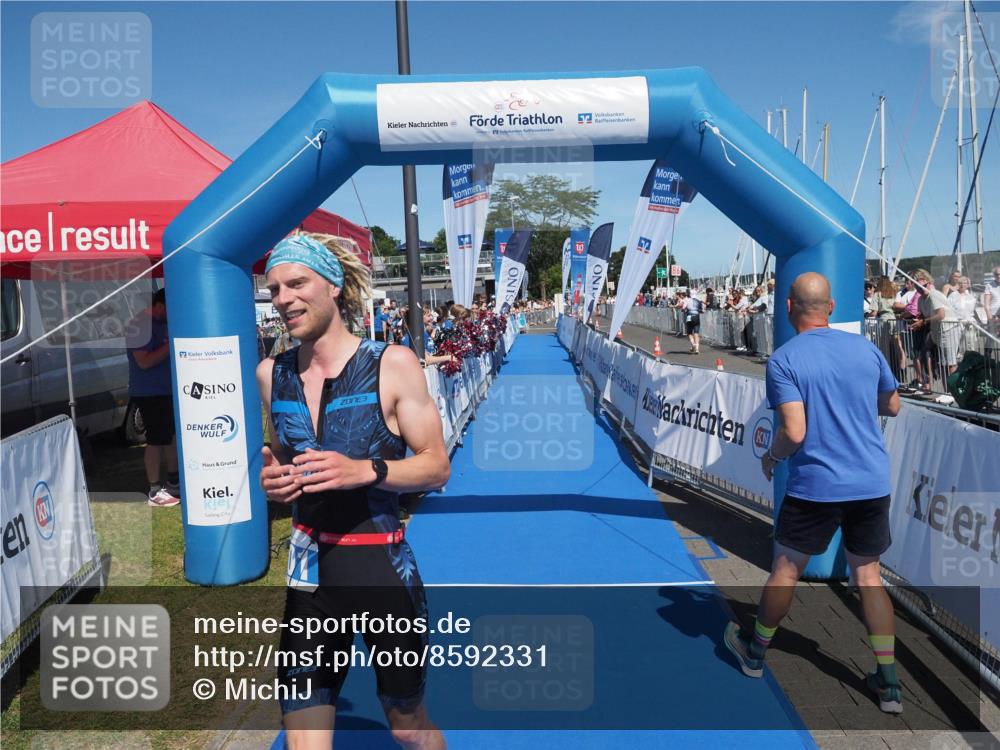 17.08.2025 - KN Förde Triathlon 2025 MichiJ http://msf.ph/oto/8592331 17.08.2025 13:52:19 Laufen 471, 501 meine-sportfotos.de