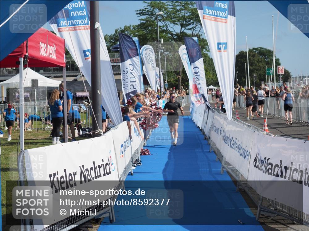 17.08.2025 - KN Förde Triathlon 2025 MichiJ http://msf.ph/oto/8592377 17.08.2025 10:35:13 Laufen 228, 241 meine-sportfotos.de