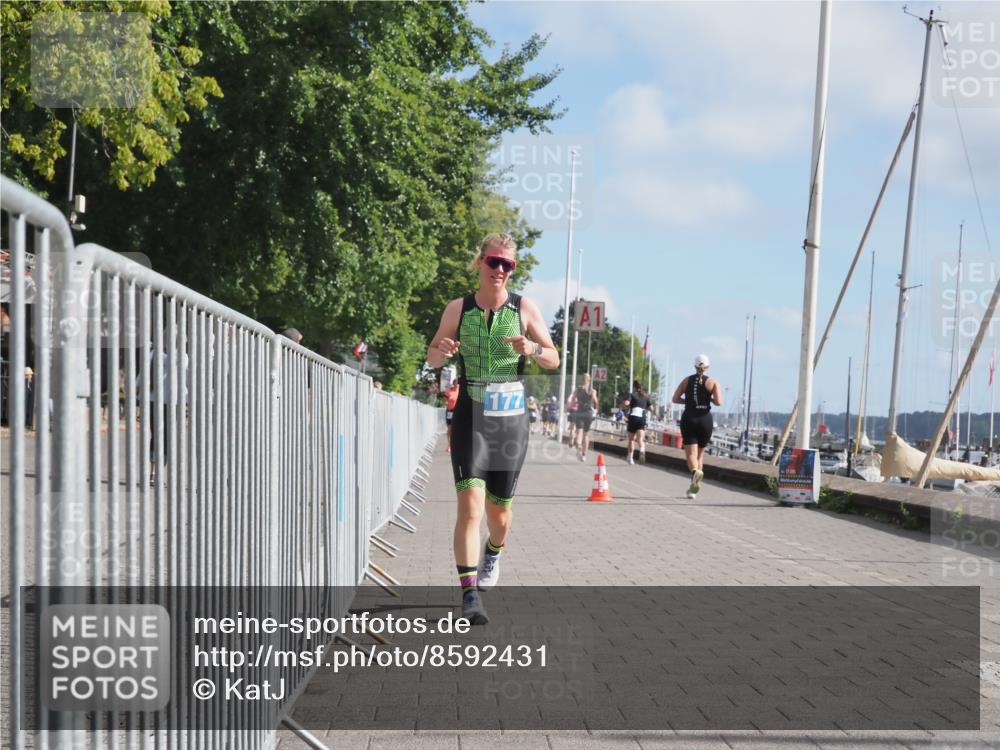 17.08.2025 - KN Förde Triathlon 2025 KatJ http://msf.ph/oto/8592431 17.08.2025 10:20:06 Laufen 177 meine-sportfotos.de