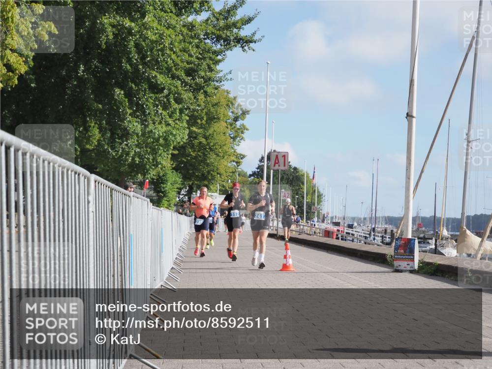 17.08.2025 - KN Förde Triathlon 2025 KatJ http://msf.ph/oto/8592511 17.08.2025 10:20:12 Laufen 117, 235, 241 meine-sportfotos.de