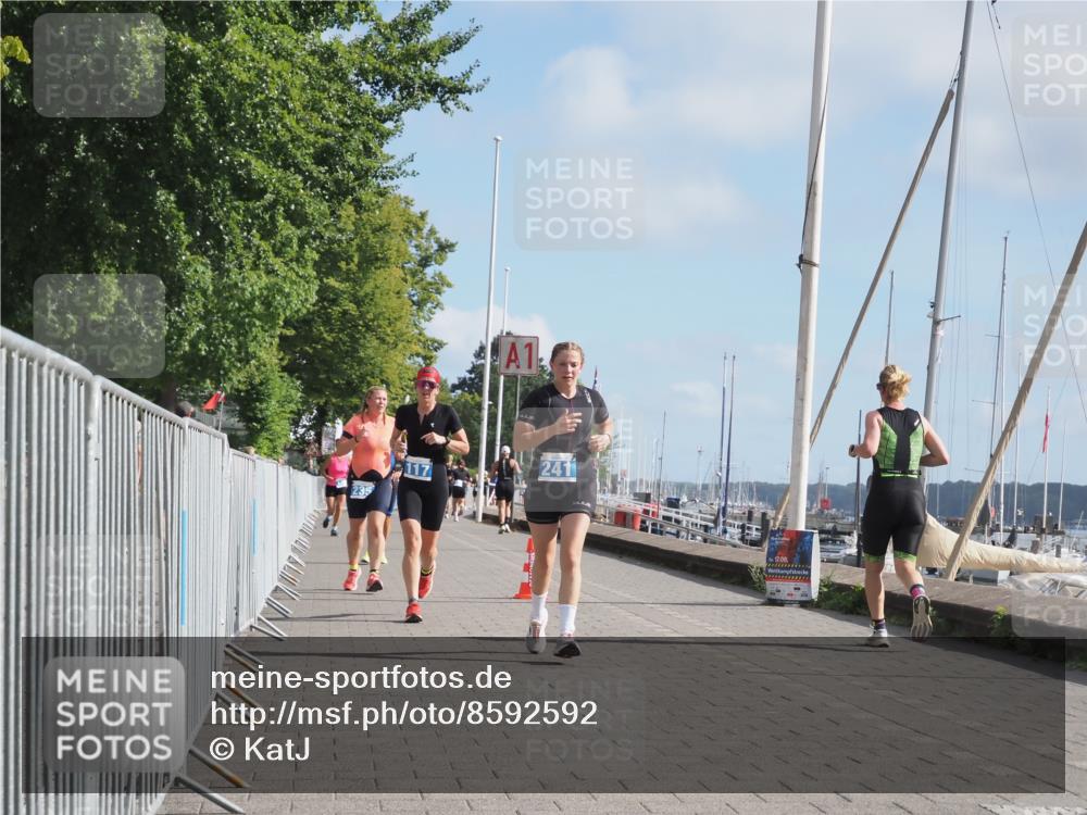 17.08.2025 - KN Förde Triathlon 2025 KatJ http://msf.ph/oto/8592592 17.08.2025 10:20:15 Laufen 110, 117, 235, 241 meine-sportfotos.de