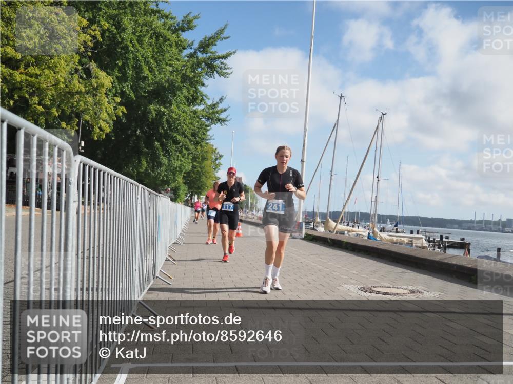 17.08.2025 - KN Förde Triathlon 2025 KatJ http://msf.ph/oto/8592646 17.08.2025 10:20:17 Laufen 110, 117, 235, 241 meine-sportfotos.de