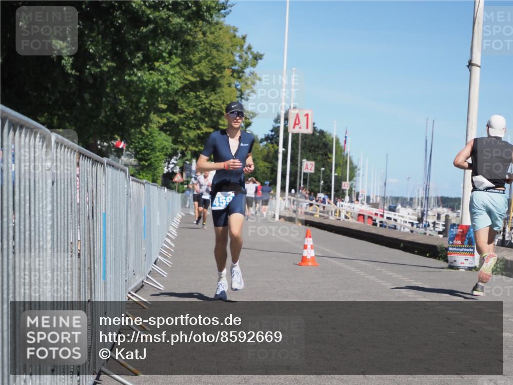 17.08.2025 - KN Förde Triathlon 2025 KatJ http://msf.ph/oto/8592669 17.08.2025 13:38:28 Laufen 416, 459 meine-sportfotos.de