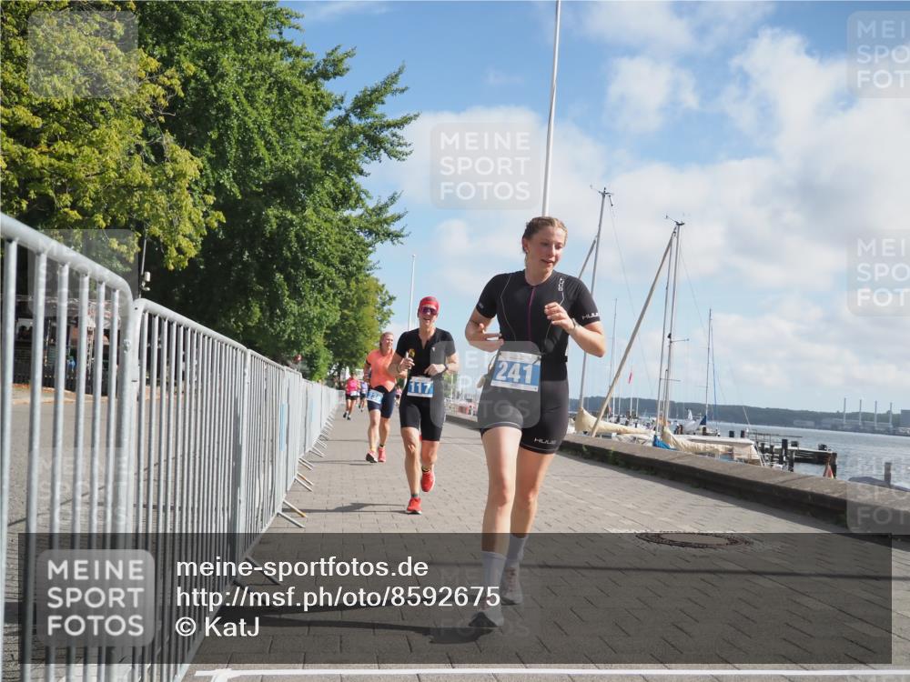 17.08.2025 - KN Förde Triathlon 2025 KatJ http://msf.ph/oto/8592675 17.08.2025 10:20:18 Laufen 110, 117, 235, 241 meine-sportfotos.de