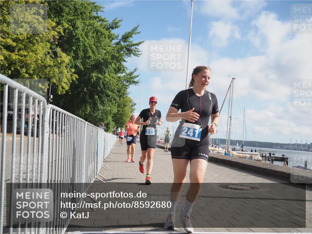 17.08.2025 - KN Förde Triathlon 2025 KatJ http://msf.ph/oto/8592680 17.08.2025 10:20:18 Laufen 110, 117, 235, 241 meine-sportfotos.de