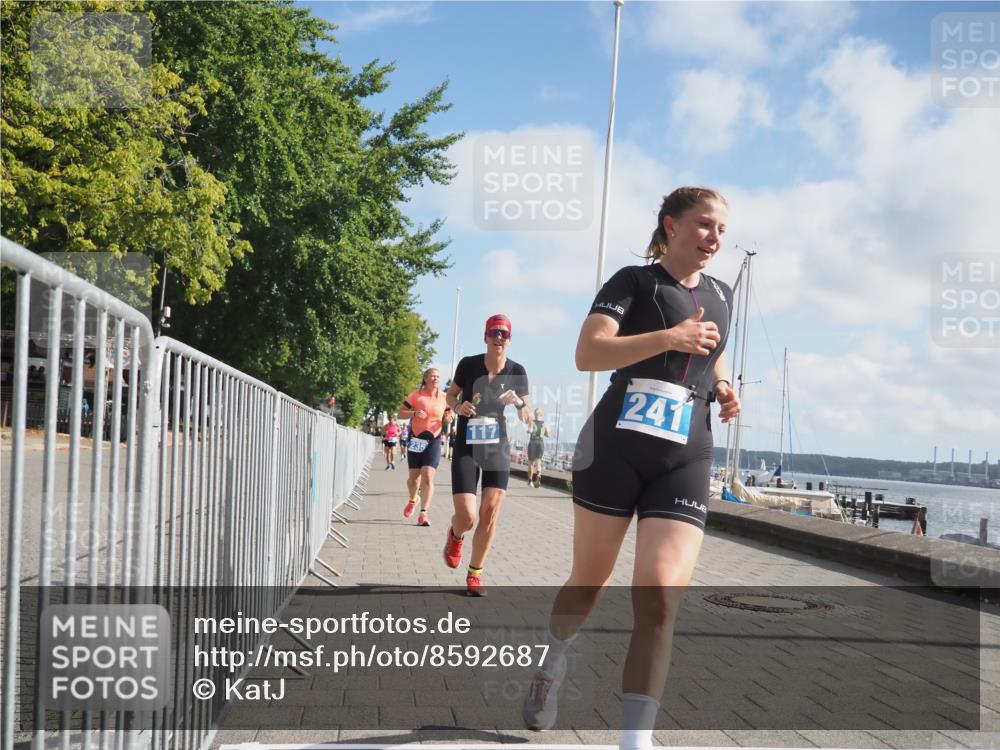 17.08.2025 - KN Förde Triathlon 2025 KatJ http://msf.ph/oto/8592687 17.08.2025 10:20:18 Laufen 110, 117, 235, 241 meine-sportfotos.de
