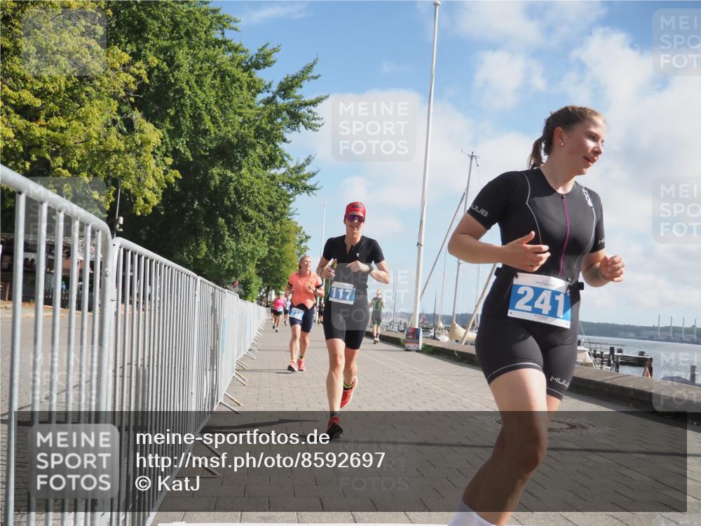 17.08.2025 - KN Förde Triathlon 2025 KatJ http://msf.ph/oto/8592697 17.08.2025 10:20:18 Laufen 110, 117, 235, 241 meine-sportfotos.de
