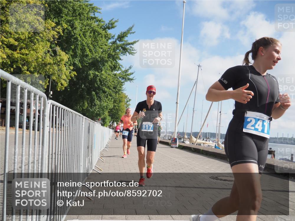 17.08.2025 - KN Förde Triathlon 2025 KatJ http://msf.ph/oto/8592702 17.08.2025 10:20:18 Laufen 110, 117, 235, 241 meine-sportfotos.de