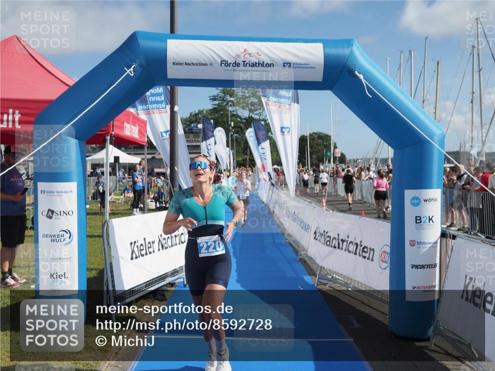 17.08.2025 - KN Förde Triathlon 2025 MichiJ http://msf.ph/oto/8592728 17.08.2025 10:35:35 Laufen 220, 224 meine-sportfotos.de