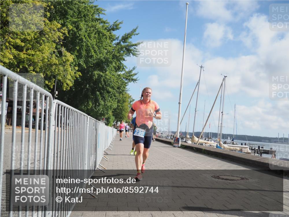 17.08.2025 - KN Förde Triathlon 2025 KatJ http://msf.ph/oto/8592744 17.08.2025 10:20:20 Laufen 110, 117, 135, 235, 241 meine-sportfotos.de