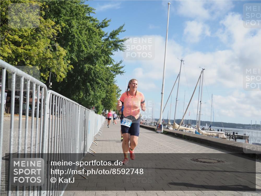 17.08.2025 - KN Förde Triathlon 2025 KatJ http://msf.ph/oto/8592748 17.08.2025 10:20:21 Laufen 110, 117, 135, 235 meine-sportfotos.de