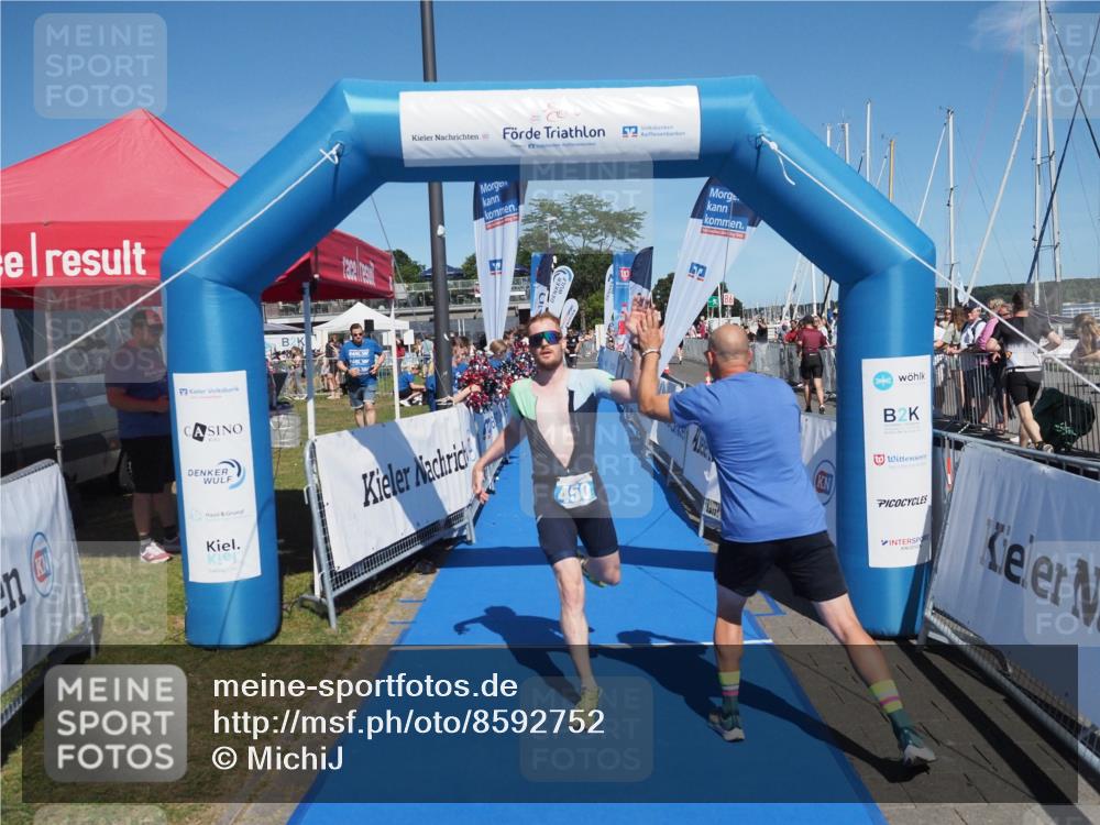 17.08.2025 - KN Förde Triathlon 2025 MichiJ http://msf.ph/oto/8592752 17.08.2025 13:52:40 Laufen 450, 458 meine-sportfotos.de