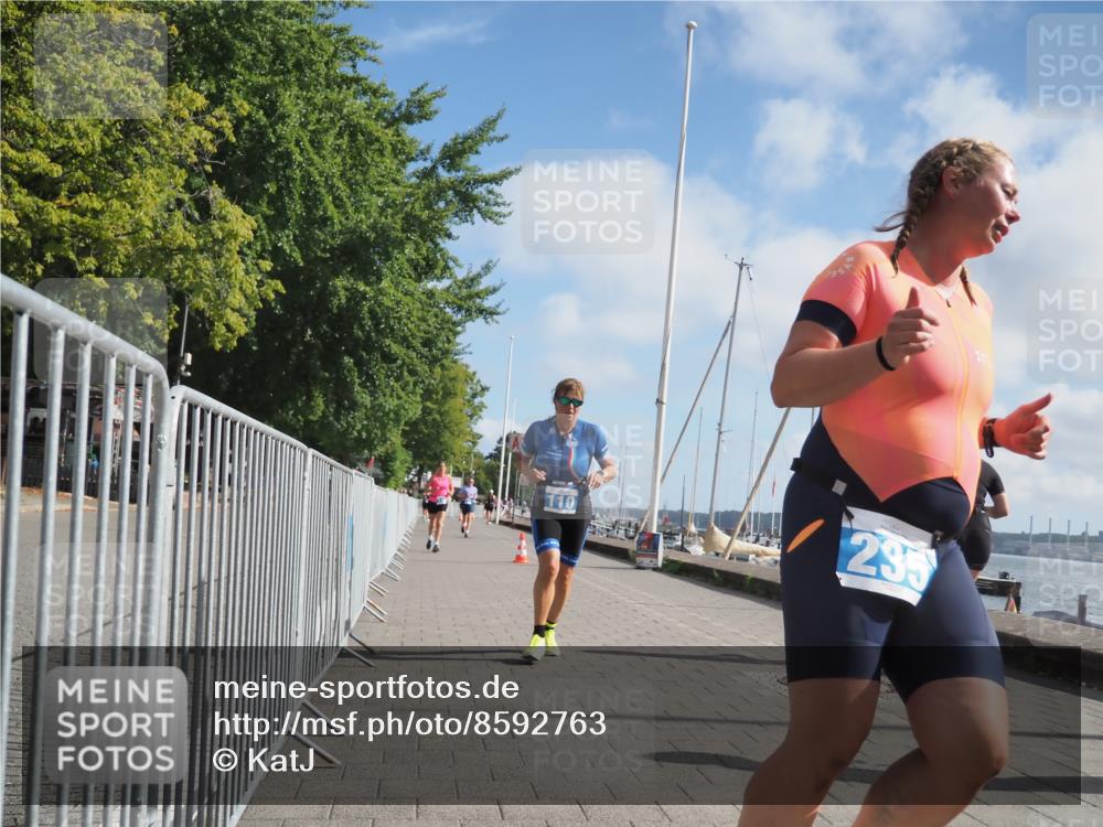 17.08.2025 - KN Förde Triathlon 2025 KatJ http://msf.ph/oto/8592763 17.08.2025 10:20:22 Laufen 110, 135, 235 meine-sportfotos.de
