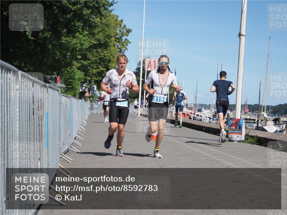17.08.2025 - KN Förde Triathlon 2025 KatJ http://msf.ph/oto/8592783 17.08.2025 13:38:37 Laufen 415, 419, 460 meine-sportfotos.de