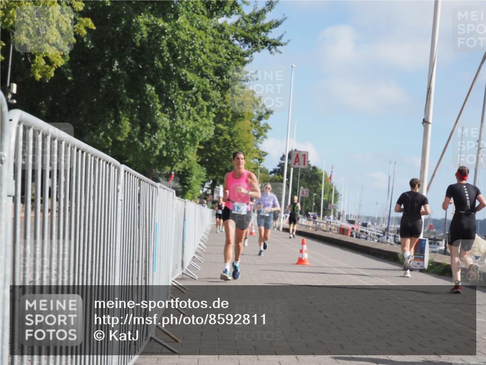 17.08.2025 - KN Förde Triathlon 2025 KatJ http://msf.ph/oto/8592811 17.08.2025 10:20:25 Laufen 106, 110, 135, 192 meine-sportfotos.de