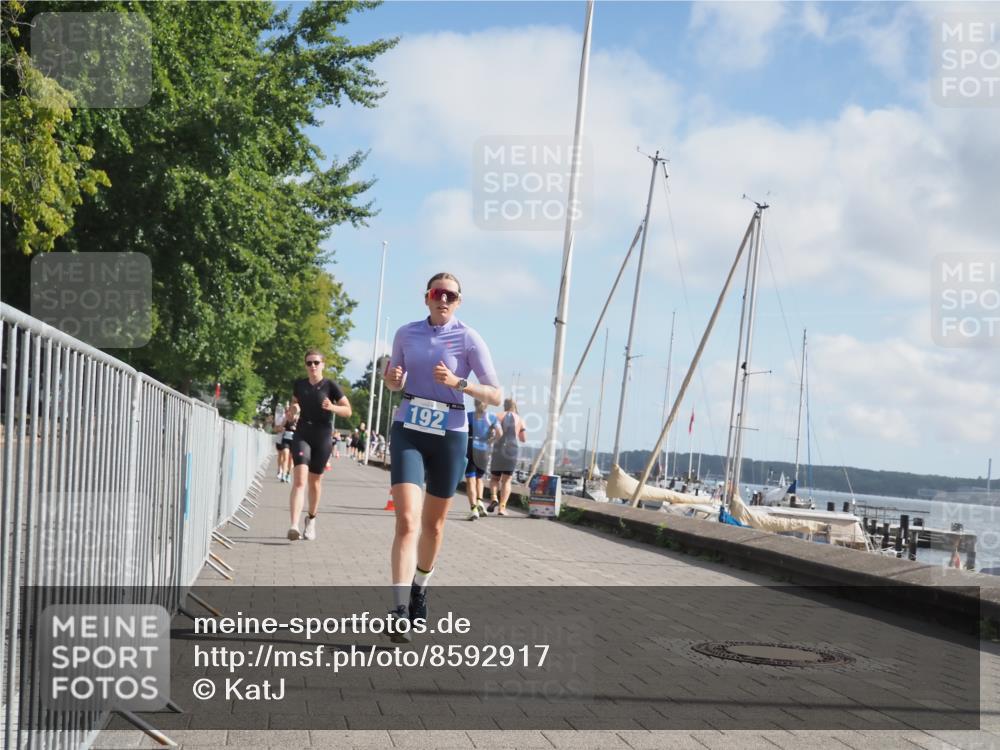 17.08.2025 - KN Förde Triathlon 2025 KatJ http://msf.ph/oto/8592917 17.08.2025 10:20:31 Laufen 106, 135, 185, 192 meine-sportfotos.de