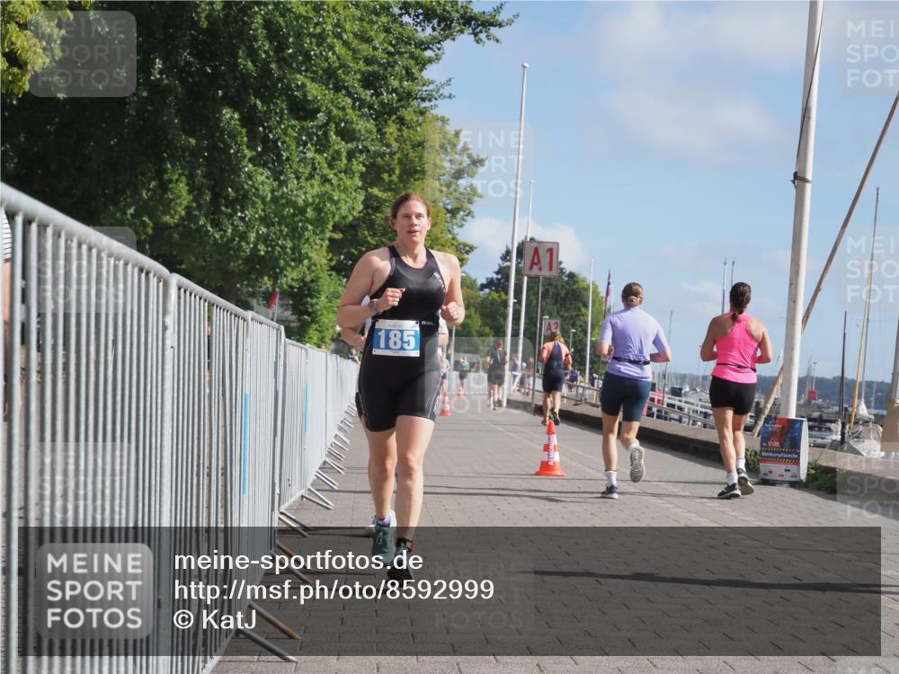 17.08.2025 - KN Förde Triathlon 2025 KatJ http://msf.ph/oto/8592999 17.08.2025 10:20:39 Laufen 139, 157, 185 meine-sportfotos.de