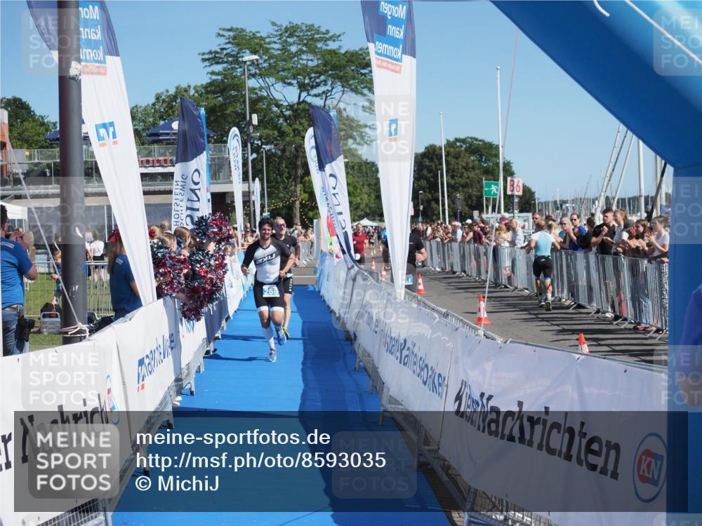 17.08.2025 - KN Förde Triathlon 2025 MichiJ http://msf.ph/oto/8593035 17.08.2025 12:00:12 Laufen 267, 269 meine-sportfotos.de