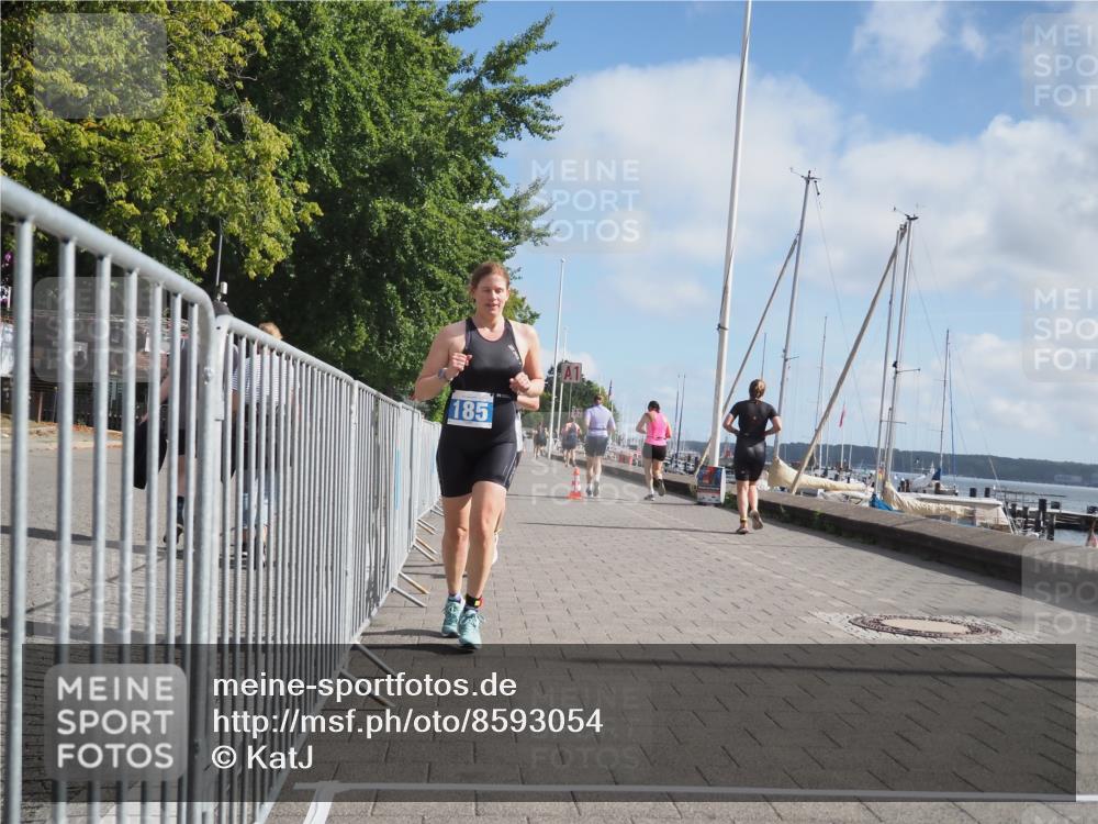 17.08.2025 - KN Förde Triathlon 2025 KatJ http://msf.ph/oto/8593054 17.08.2025 10:20:40 Laufen 139, 157, 185, 240 meine-sportfotos.de