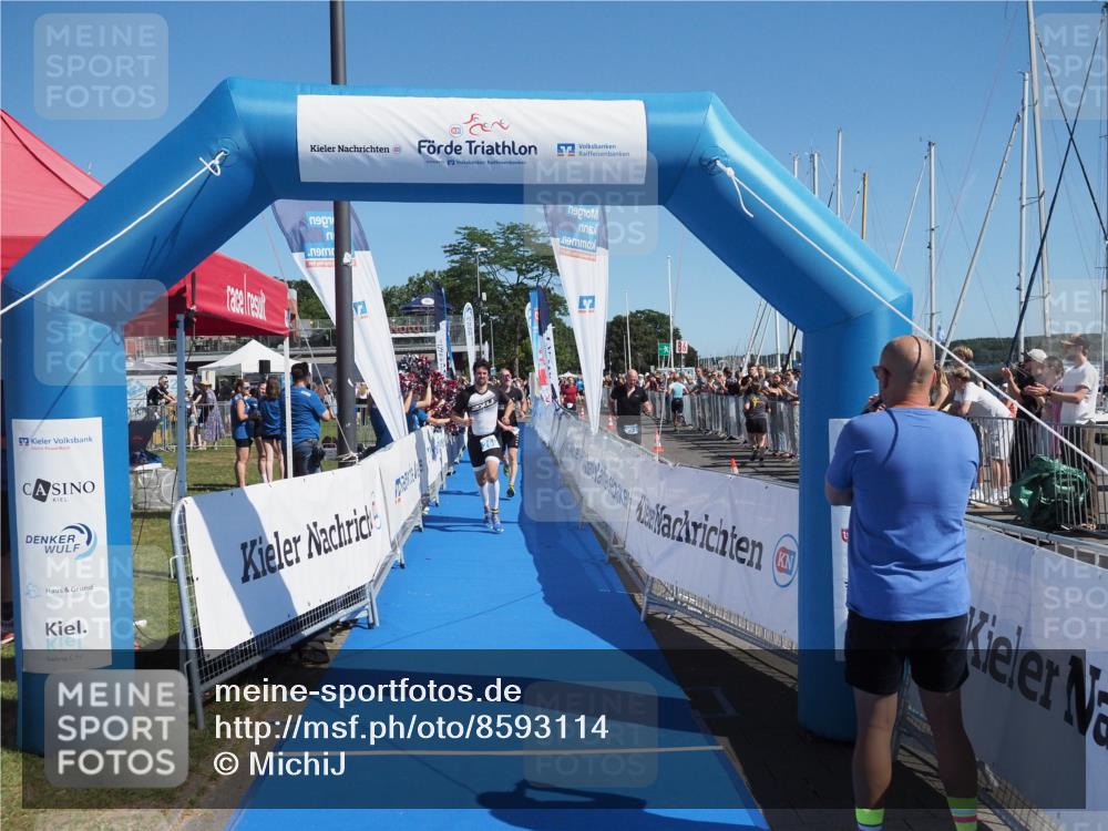 17.08.2025 - KN Förde Triathlon 2025 MichiJ http://msf.ph/oto/8593114 17.08.2025 12:00:13 Laufen 267, 269 meine-sportfotos.de