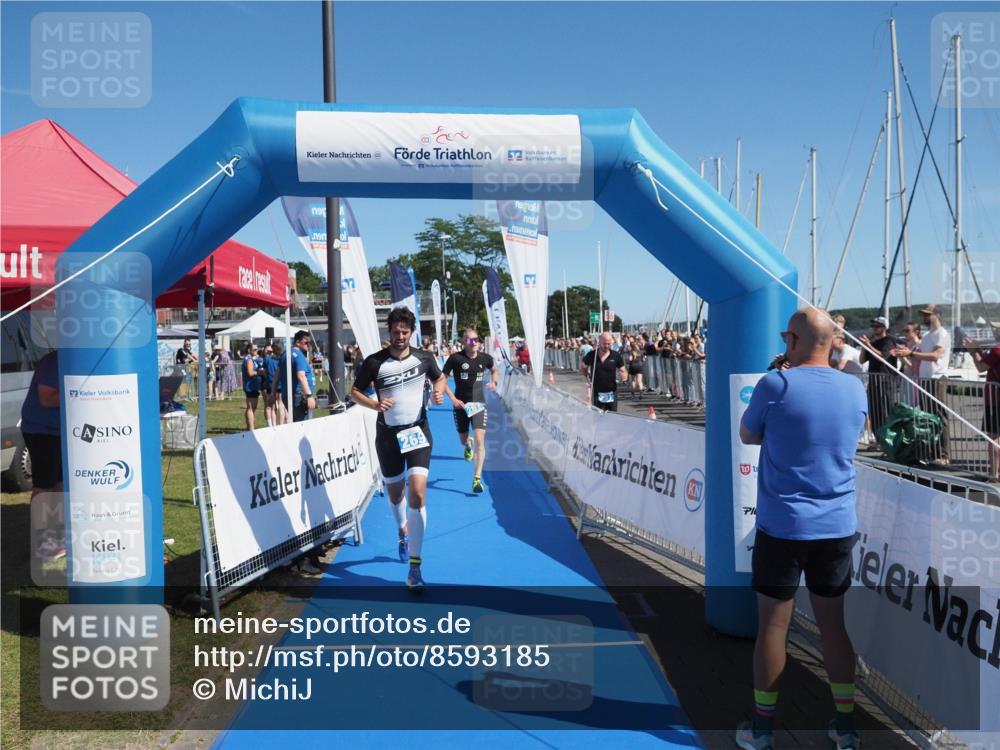 17.08.2025 - KN Förde Triathlon 2025 MichiJ http://msf.ph/oto/8593185 17.08.2025 12:00:15 Laufen 267, 269 meine-sportfotos.de