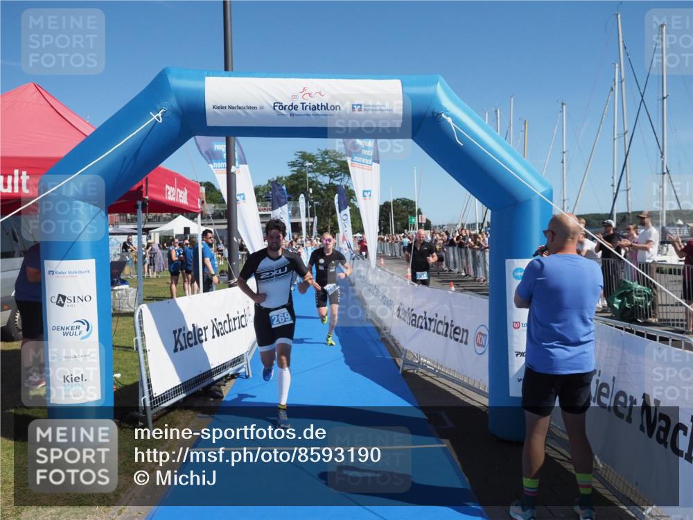17.08.2025 - KN Förde Triathlon 2025 MichiJ http://msf.ph/oto/8593190 17.08.2025 12:00:15 Laufen 267, 269 meine-sportfotos.de