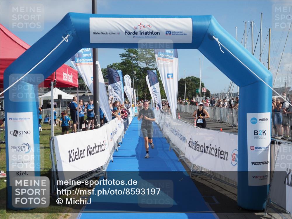 17.08.2025 - KN Förde Triathlon 2025 MichiJ http://msf.ph/oto/8593197 17.08.2025 10:36:37 Laufen 240 meine-sportfotos.de
