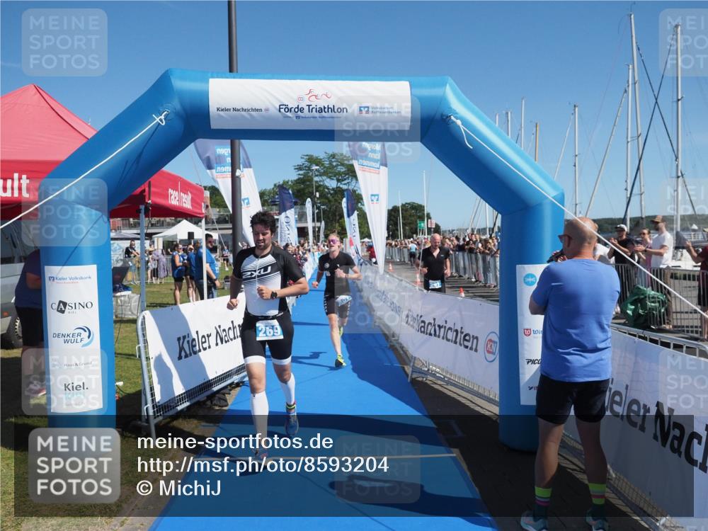 17.08.2025 - KN Förde Triathlon 2025 MichiJ http://msf.ph/oto/8593204 17.08.2025 12:00:15 Laufen 267, 269 meine-sportfotos.de