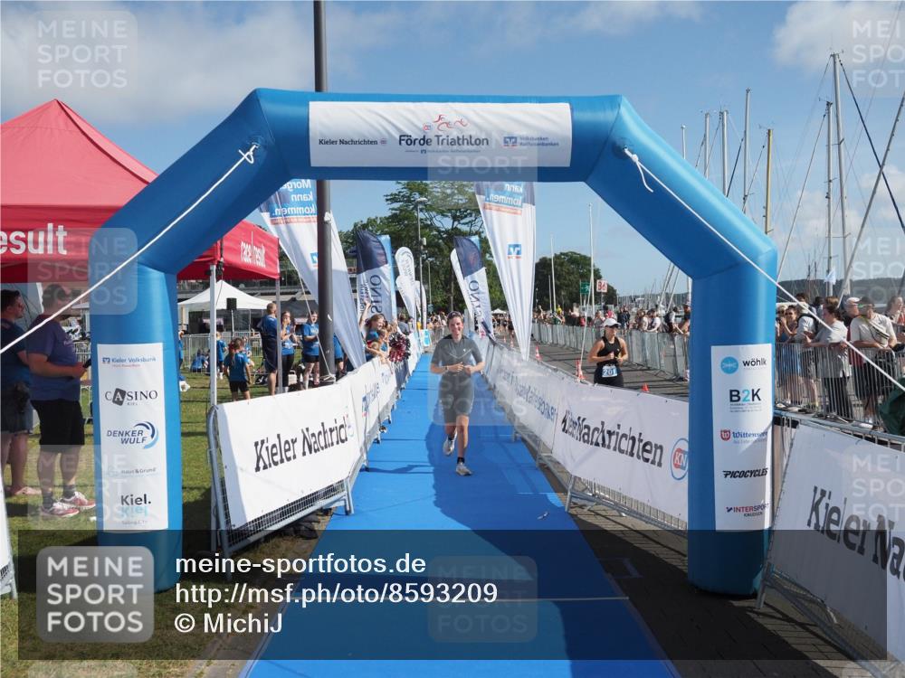 17.08.2025 - KN Förde Triathlon 2025 MichiJ http://msf.ph/oto/8593209 17.08.2025 10:36:38 Laufen 240 meine-sportfotos.de
