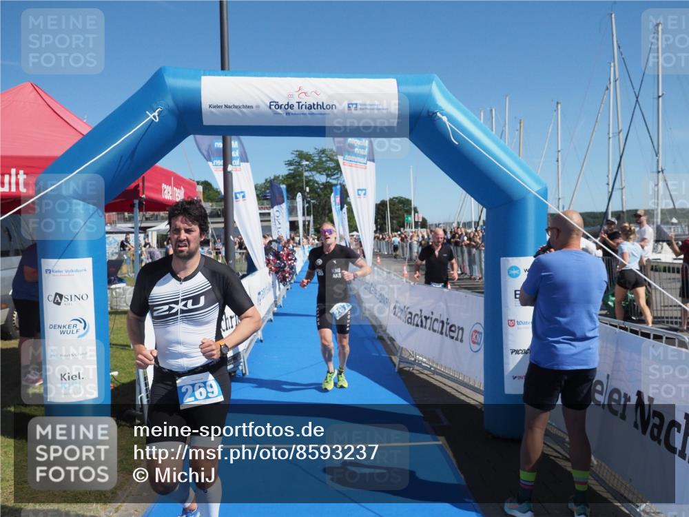 17.08.2025 - KN Förde Triathlon 2025 MichiJ http://msf.ph/oto/8593237 17.08.2025 12:00:16 Laufen 267, 269 meine-sportfotos.de