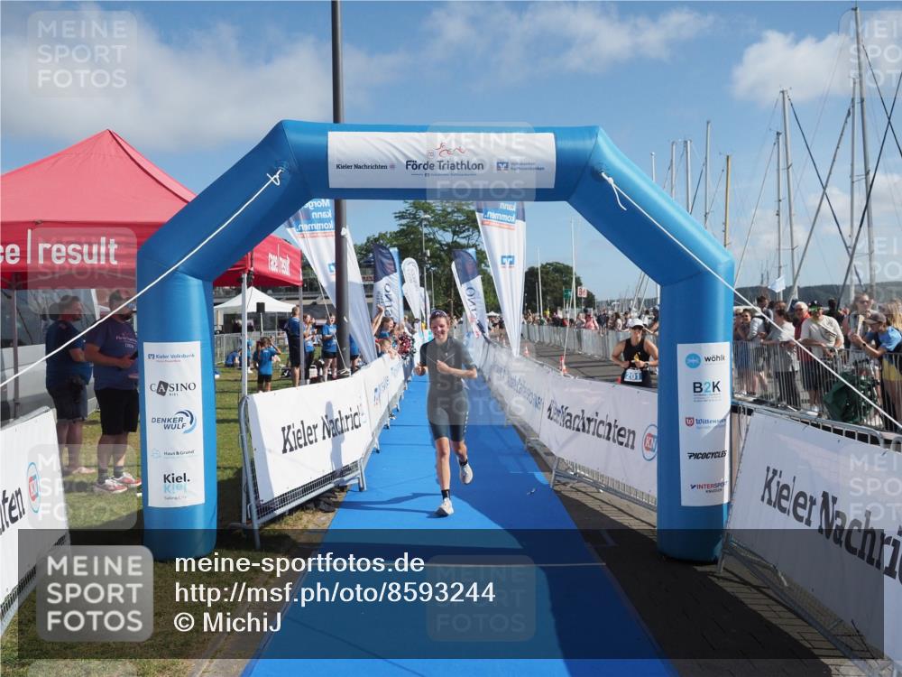 17.08.2025 - KN Förde Triathlon 2025 MichiJ http://msf.ph/oto/8593244 17.08.2025 10:36:39 Laufen 240 meine-sportfotos.de