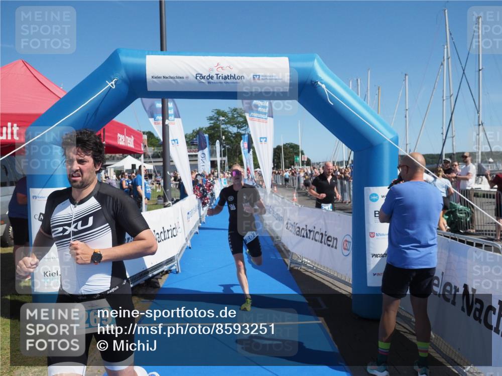 17.08.2025 - KN Förde Triathlon 2025 MichiJ http://msf.ph/oto/8593251 17.08.2025 12:00:16 Laufen 267, 269 meine-sportfotos.de