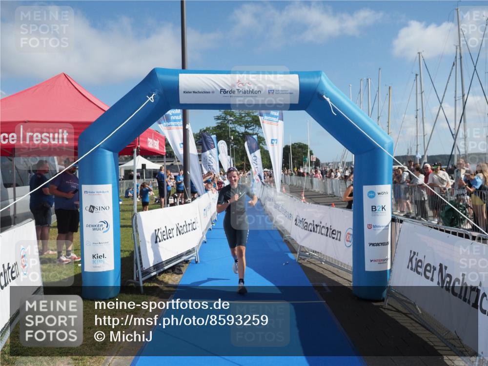 17.08.2025 - KN Förde Triathlon 2025 MichiJ http://msf.ph/oto/8593259 17.08.2025 10:36:39 Laufen 240 meine-sportfotos.de