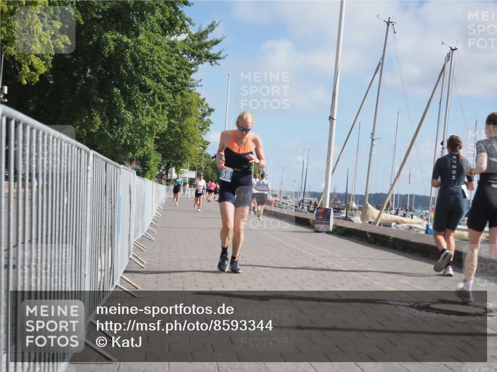 17.08.2025 - KN Förde Triathlon 2025 KatJ http://msf.ph/oto/8593344 17.08.2025 10:20:56 Laufen 158 meine-sportfotos.de