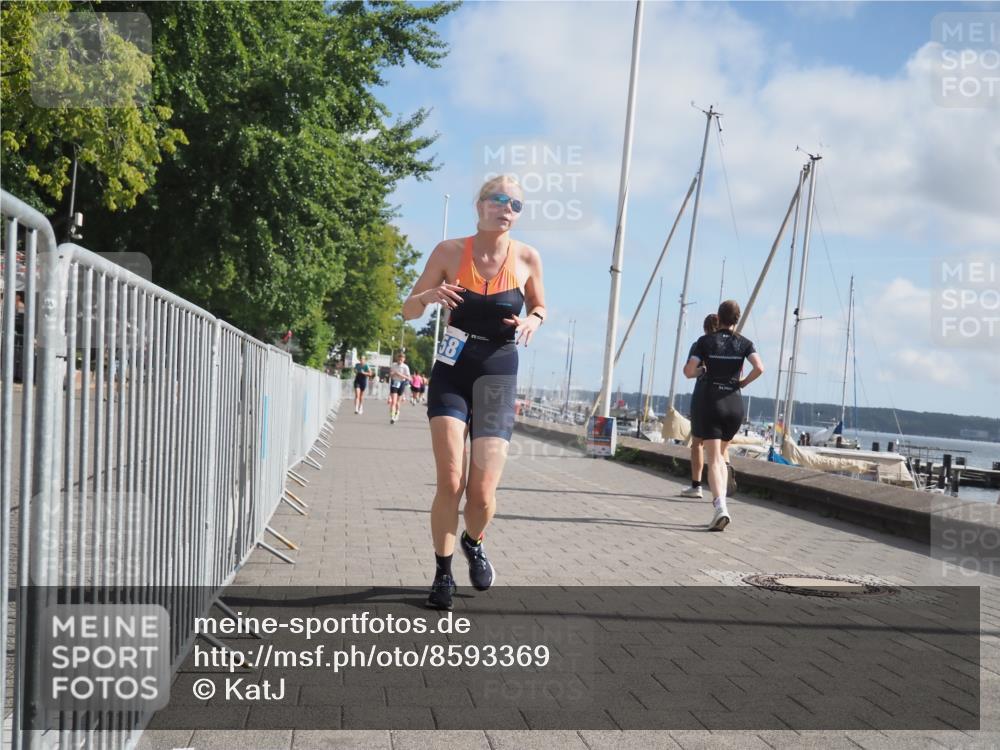 17.08.2025 - KN Förde Triathlon 2025 KatJ http://msf.ph/oto/8593369 17.08.2025 10:20:57 Laufen 158 meine-sportfotos.de