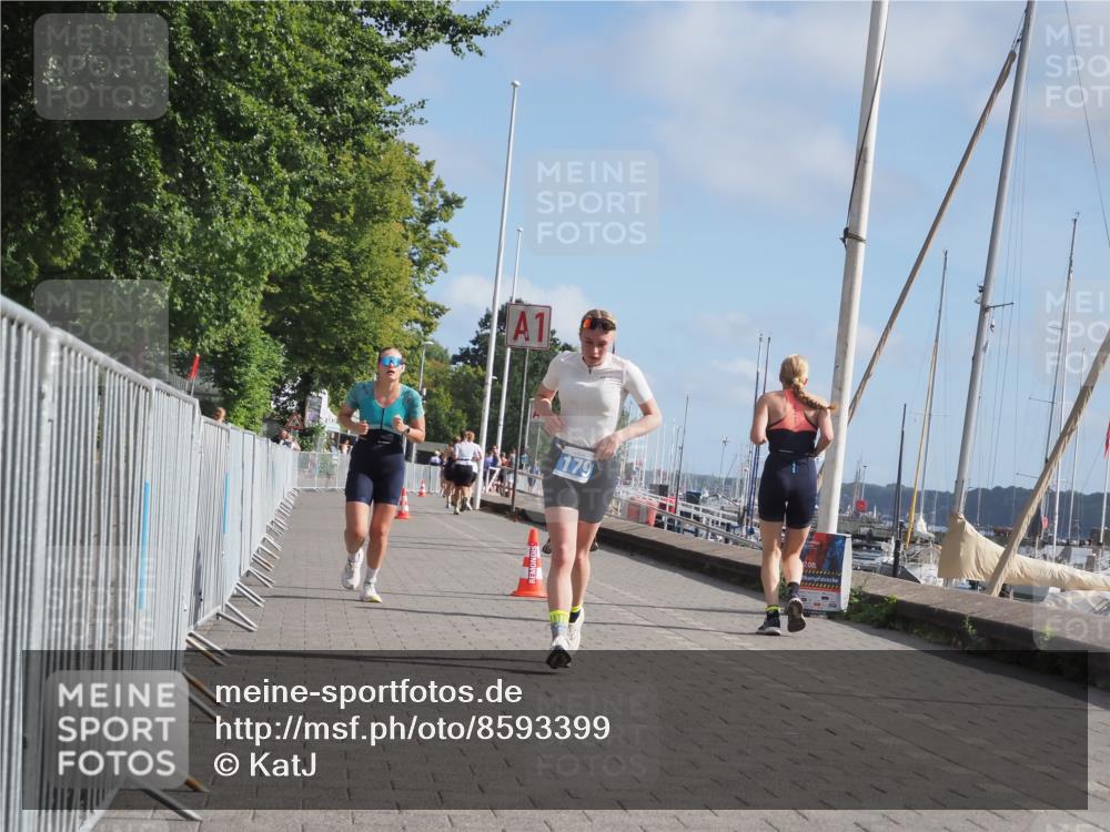 17.08.2025 - KN Förde Triathlon 2025 KatJ http://msf.ph/oto/8593399 17.08.2025 10:21:04 Laufen 179, 220 meine-sportfotos.de