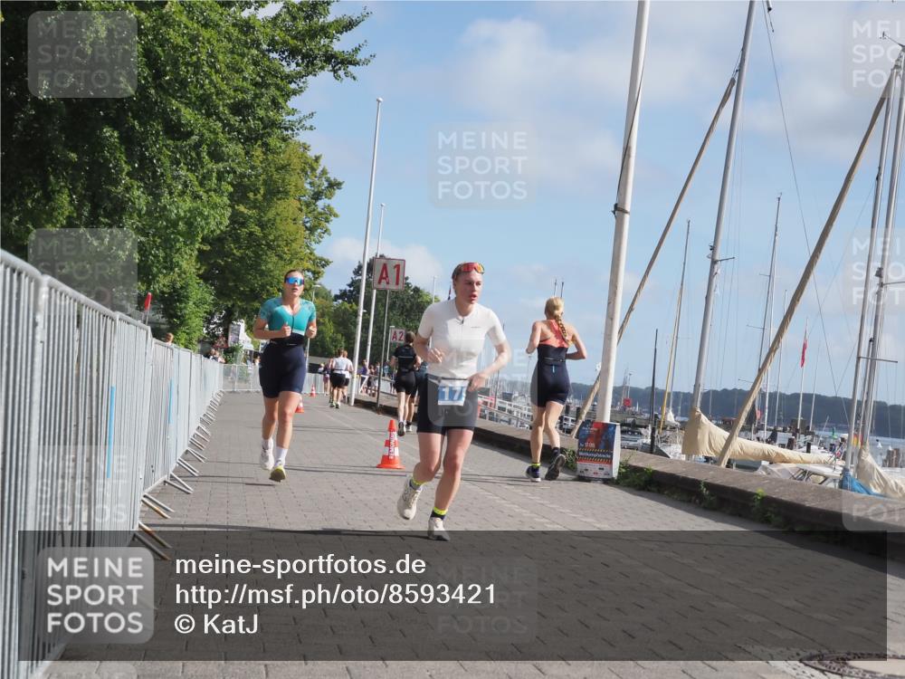 17.08.2025 - KN Förde Triathlon 2025 KatJ http://msf.ph/oto/8593421 17.08.2025 10:21:04 Laufen 179, 220 meine-sportfotos.de