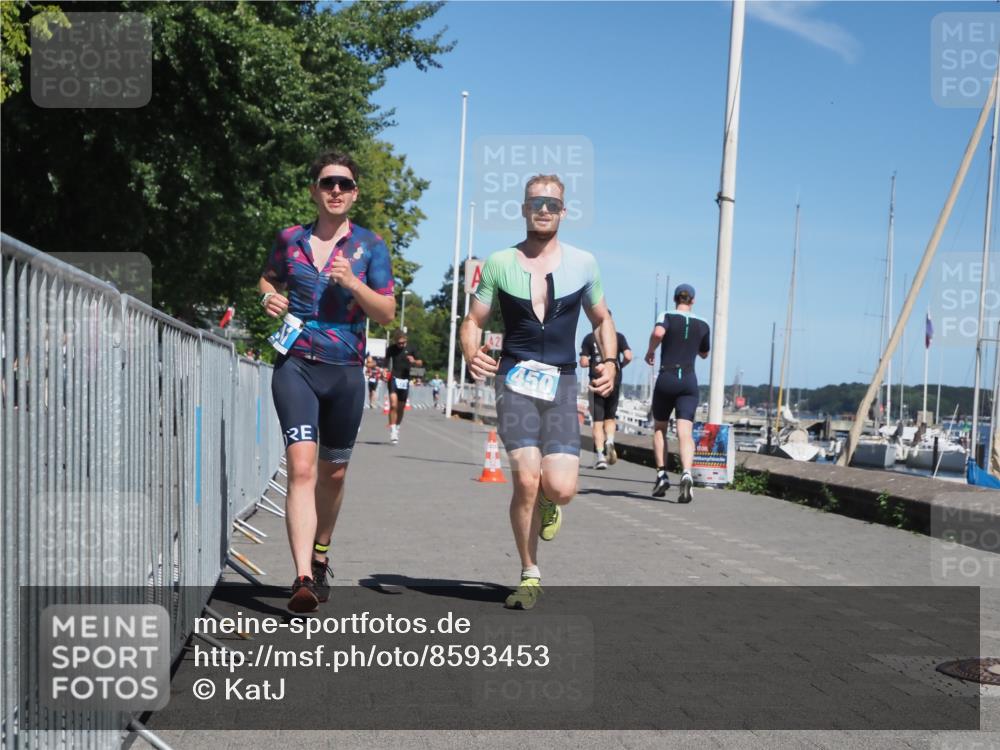 17.08.2025 - KN Förde Triathlon 2025 KatJ http://msf.ph/oto/8593453 17.08.2025 13:39:18 Laufen 423, 450, 471, 502, 541 meine-sportfotos.de