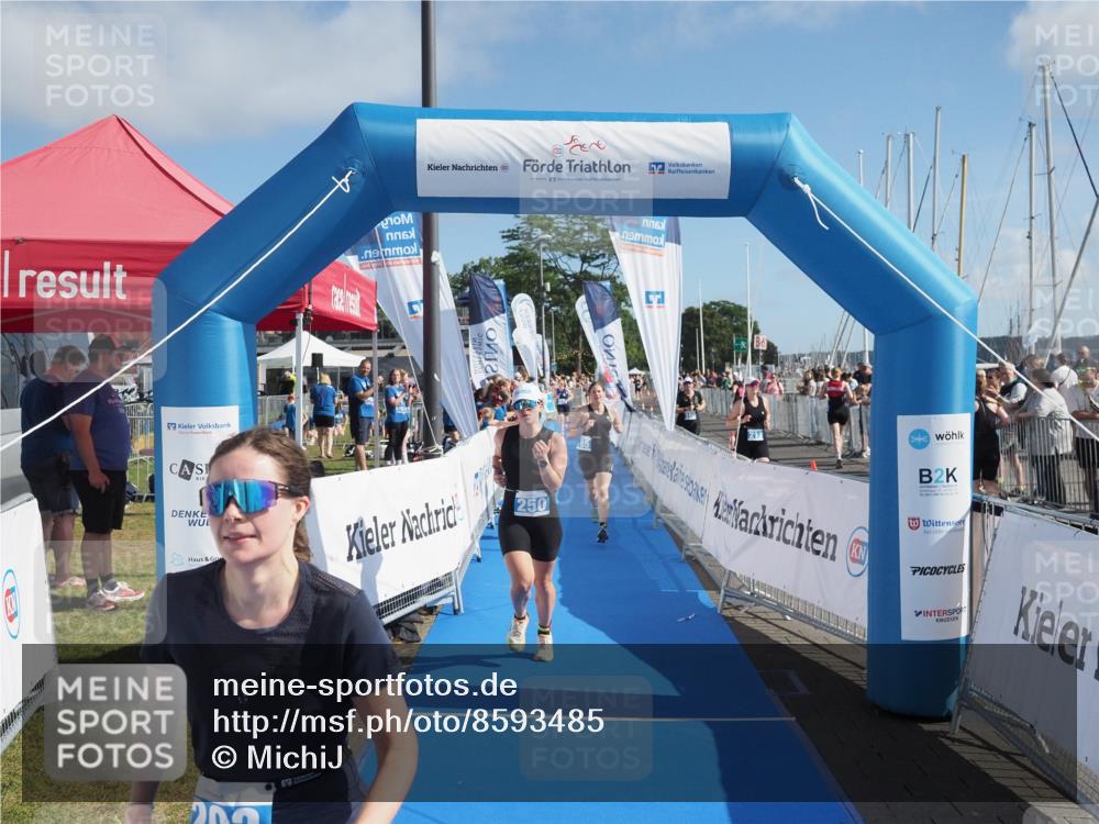 17.08.2025 - KN Förde Triathlon 2025 MichiJ http://msf.ph/oto/8593485 17.08.2025 10:37:01 Laufen 185, 202, 250 meine-sportfotos.de