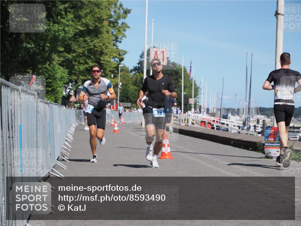 17.08.2025 - KN Förde Triathlon 2025 KatJ http://msf.ph/oto/8593490 17.08.2025 13:39:23 Laufen 471, 502 meine-sportfotos.de