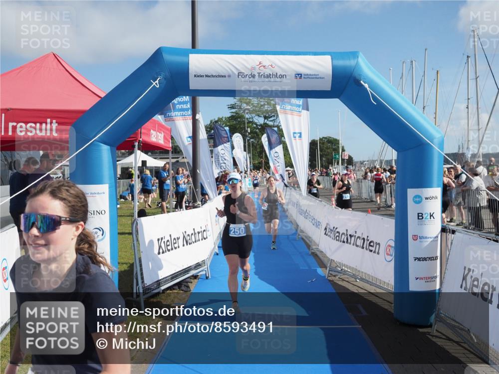 17.08.2025 - KN Förde Triathlon 2025 MichiJ http://msf.ph/oto/8593491 17.08.2025 10:37:01 Laufen 185, 202, 250 meine-sportfotos.de