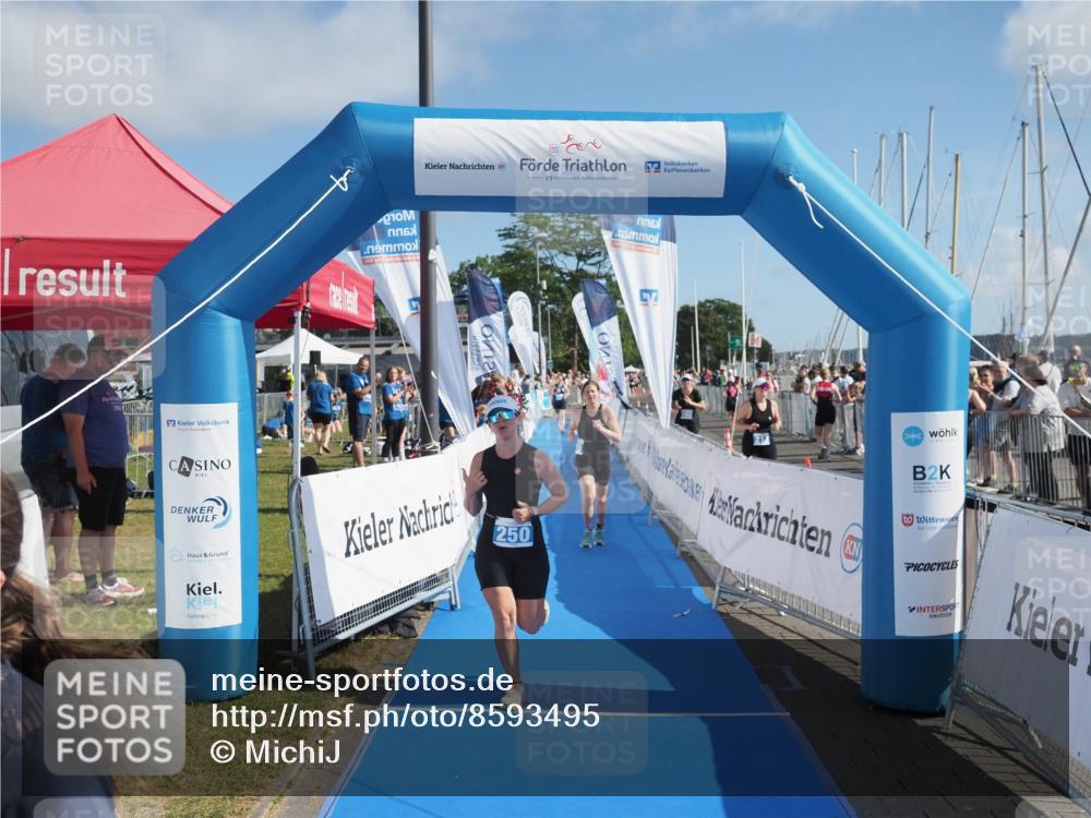 17.08.2025 - KN Förde Triathlon 2025 MichiJ http://msf.ph/oto/8593495 17.08.2025 10:37:02 Laufen 185, 202, 250 meine-sportfotos.de