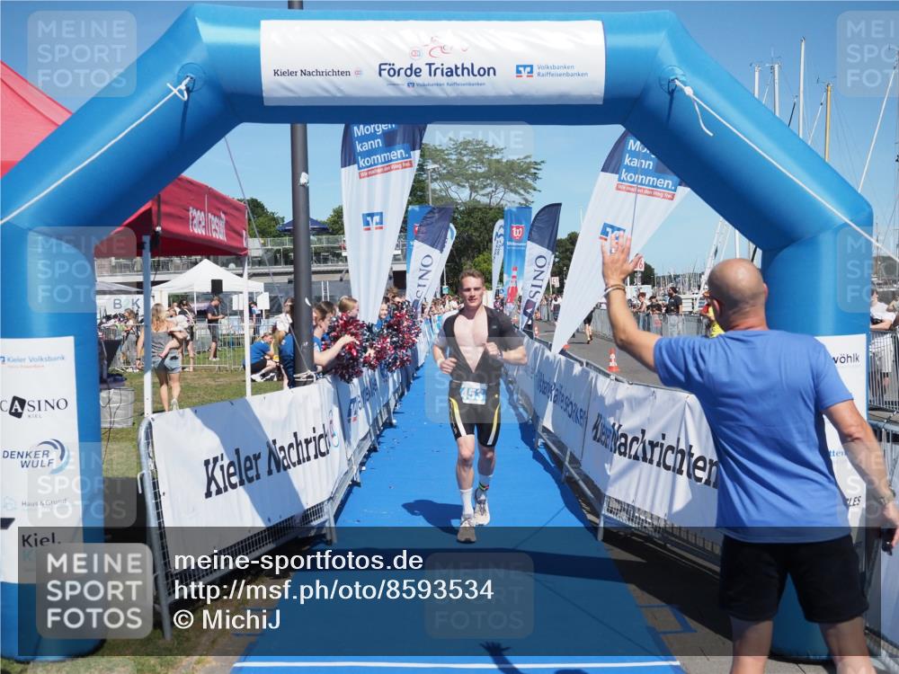 17.08.2025 - KN Förde Triathlon 2025 MichiJ http://msf.ph/oto/8593534 17.08.2025 13:53:36 Laufen 453, 475 meine-sportfotos.de