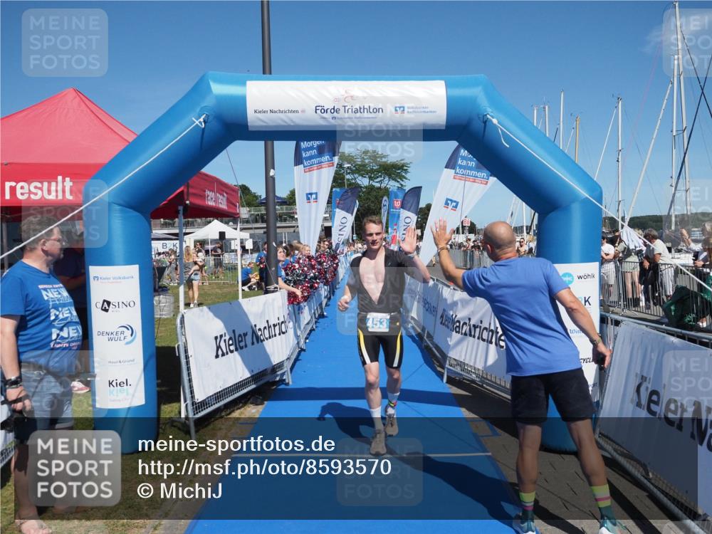 17.08.2025 - KN Förde Triathlon 2025 MichiJ http://msf.ph/oto/8593570 17.08.2025 13:53:37 Laufen 453, 475 meine-sportfotos.de